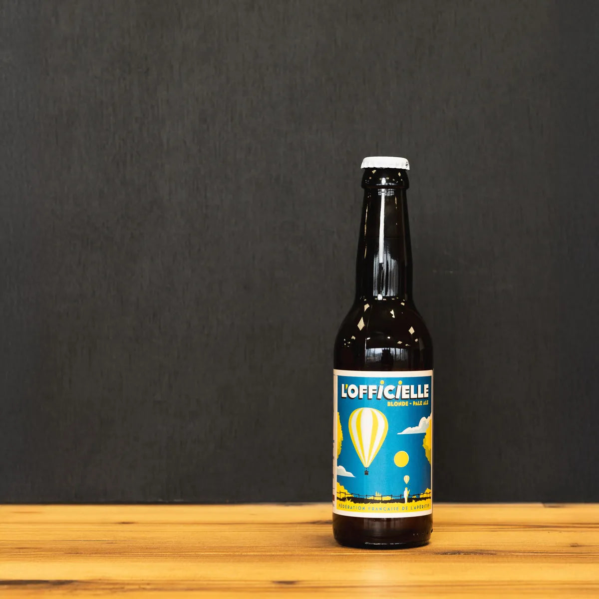 Bière blonde L’Officielle Pale Ale FFA, brassée artisanalement à Courpalay en Île-de-France, 4,5°, légère, fruitée et aux notes d’agrumes.