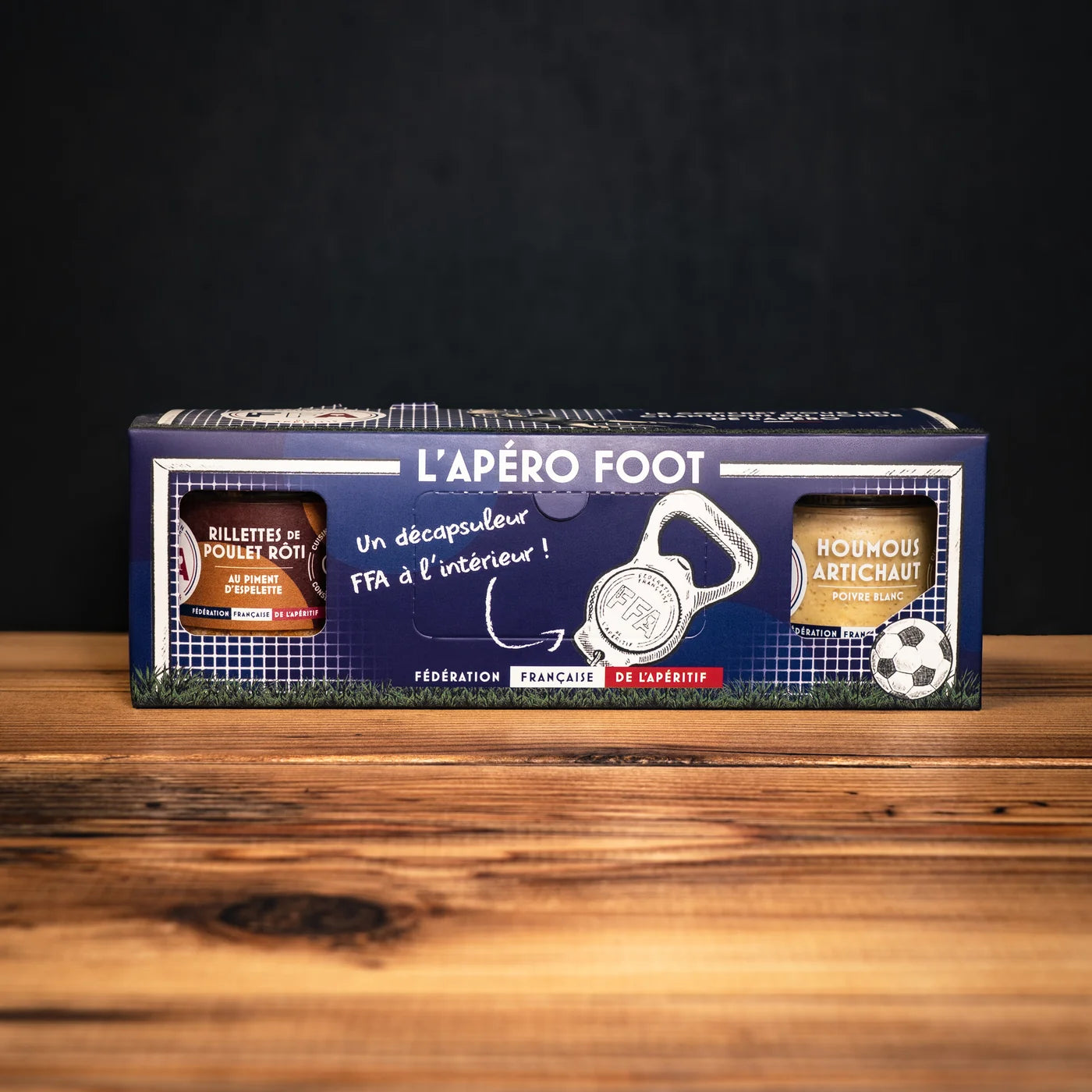 Coffret L’Apéro Foot FFA avec rillettes de poulet rôti, houmous d’artichaut et décapsuleur FFA — ambiance conviviale et gourmande pour les amateurs d’apéritif et de football.