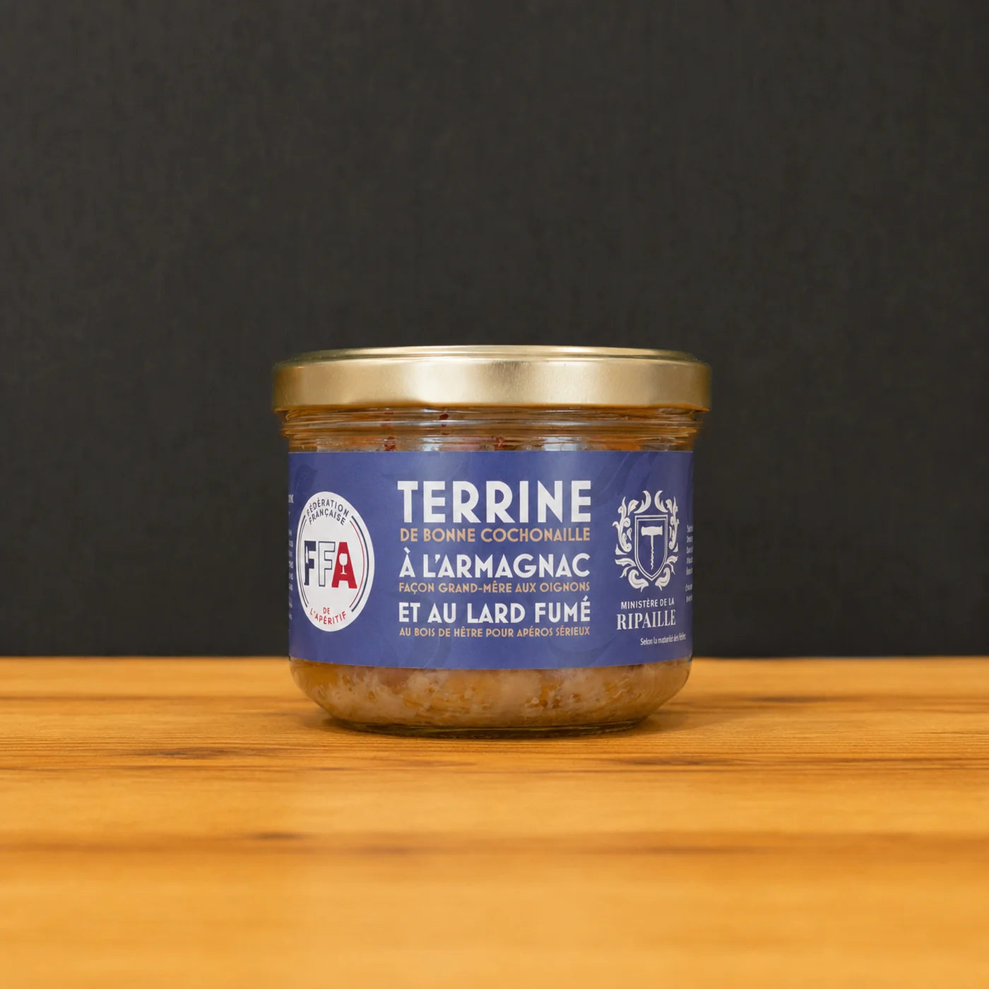 Terrine de bonne cochonaille à l’Armagnac façon Grand-mère aux oignons et au lard fumé au bois de hêtre pour apéros sérieux - FFA x Ministère de la Ripaille