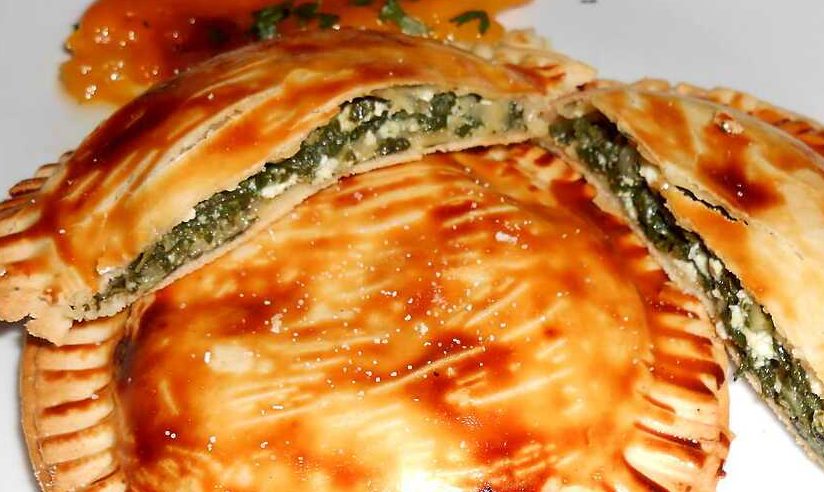 🥟 Recette de la bastelle corse, le chausson salé aux blettes qui fait voyager 🌊🌞