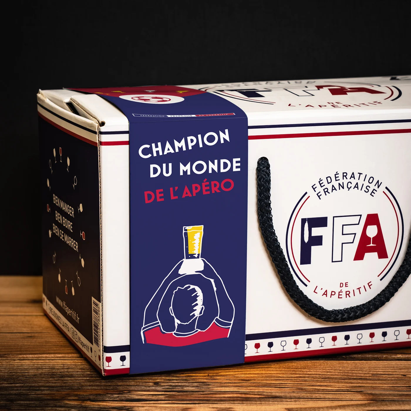 Coffret apéritif Champion du Monde de l’Apéro de la Fédération Française de l’Apéritif — bières artisanales FFA, chips à l’ancienne, rillettes et tartinables, dans un coffret festif et convivial, ambiance apéro entre amis.